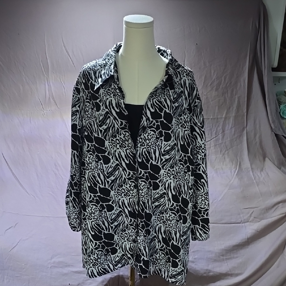 Just My Size Black and White Blazer with Abstract Pattern